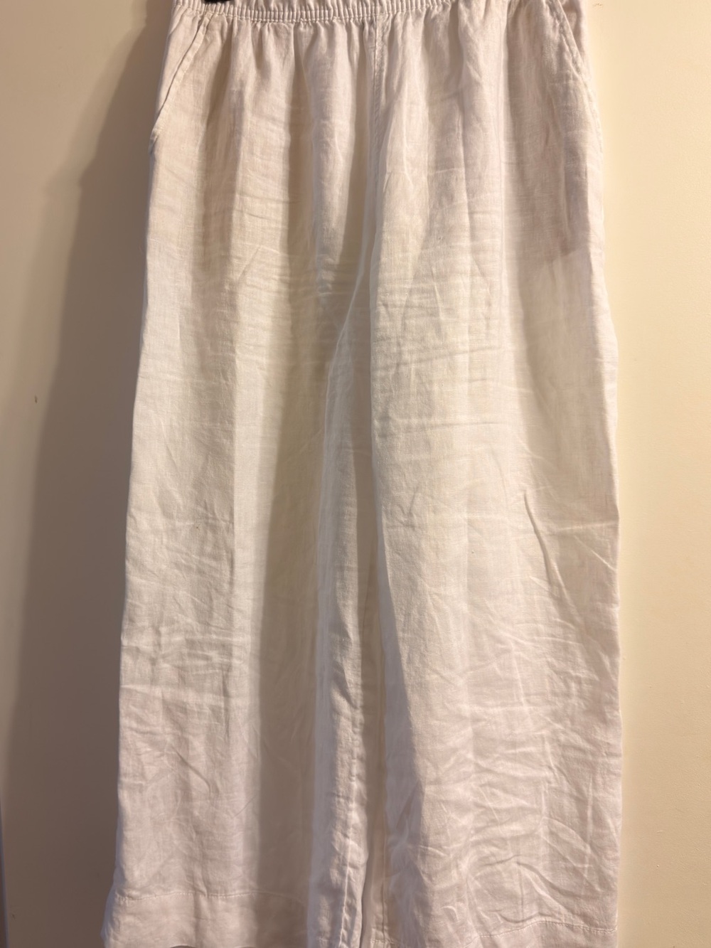 Tahari Cream 100% Linen Garment with Branded Labels